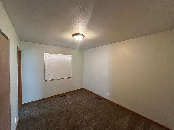 4th image of 1431 Huffman Ave #B