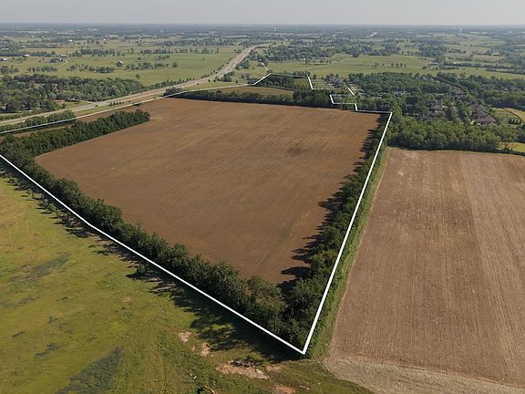 5th image of 7569 Harrodsburg Rd
