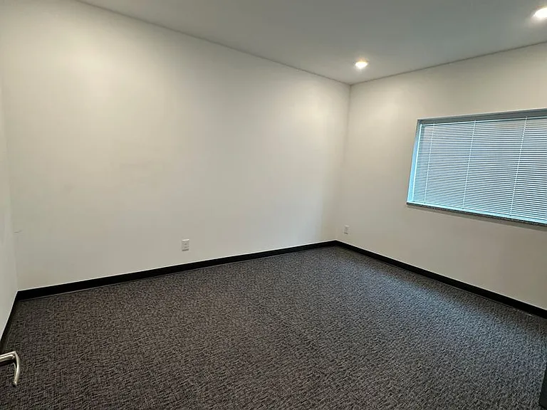 The Eastview — Photo 15