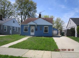 22773 Rosalind Ave, Eastpointe, MI