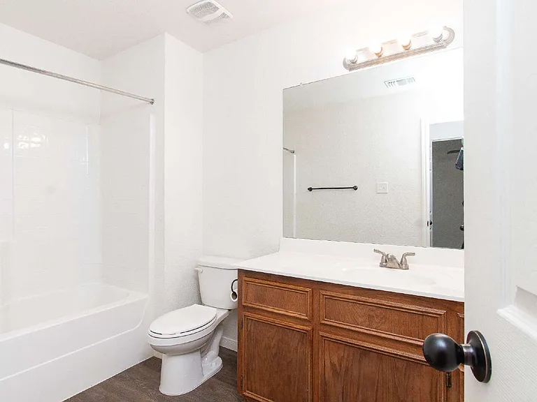 6705 University Village Way #B — Photo 19