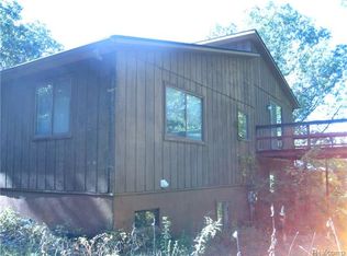825 Rowlinson Ln, Ortonville, MI