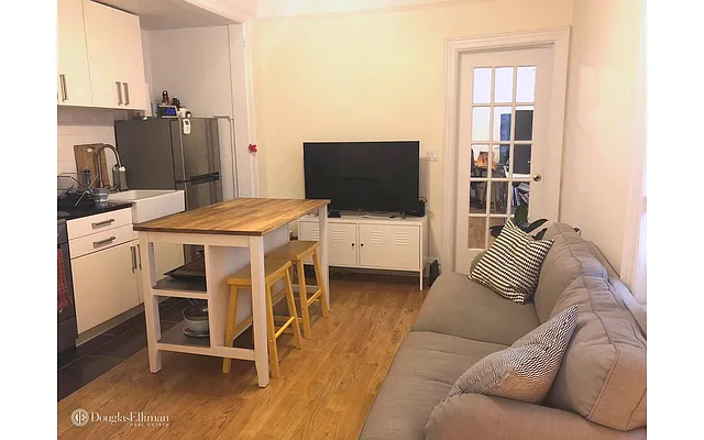 Rented by Douglas Elliman | media 26