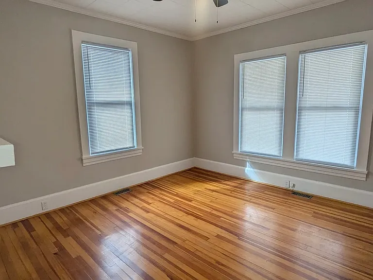 606 Park Ave — Photo 4