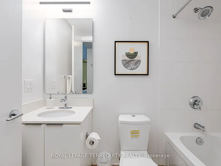 14 York St #1101 — Photo 11