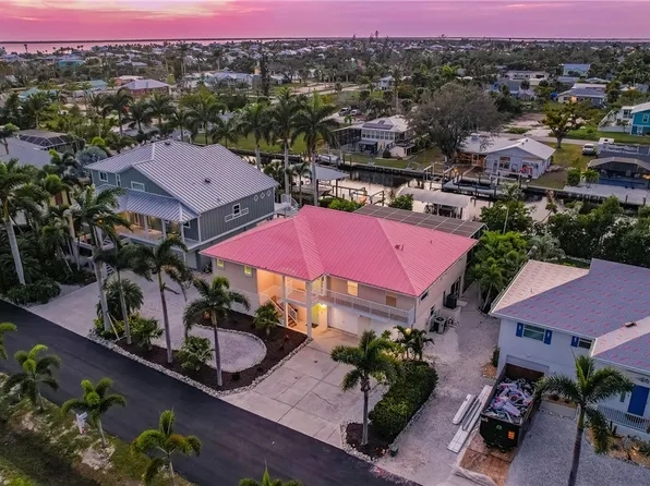 2976 Buttonwood Key Ct, Saint James City, FL 33956