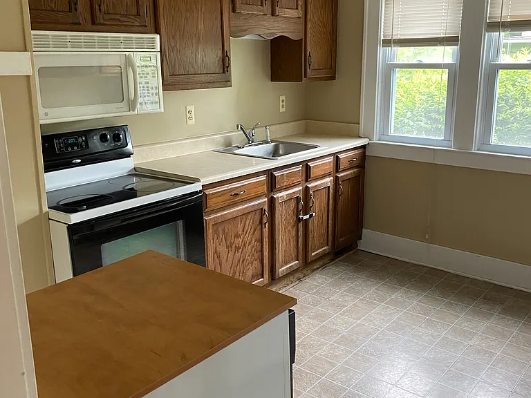 185-187 Edgerton St #2 — Photo 4