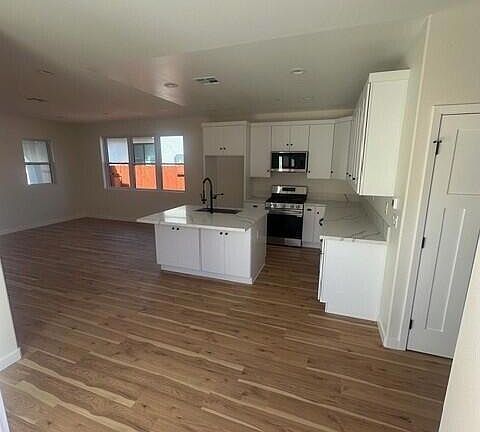 3rd image of 1150 W 1st St