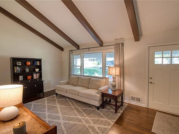4th image of 9315 Hardy Dr