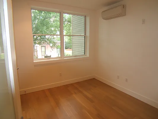 Rented by Joel Weisz, LREB | media 30