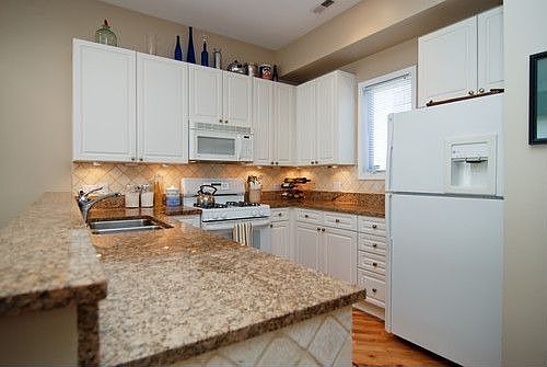 2nd image of 2251 W Saint Paul Ave APT 4B