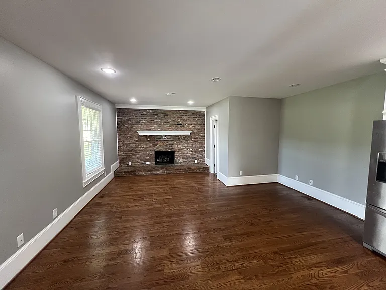 290 Kirk Ln — Photo 24