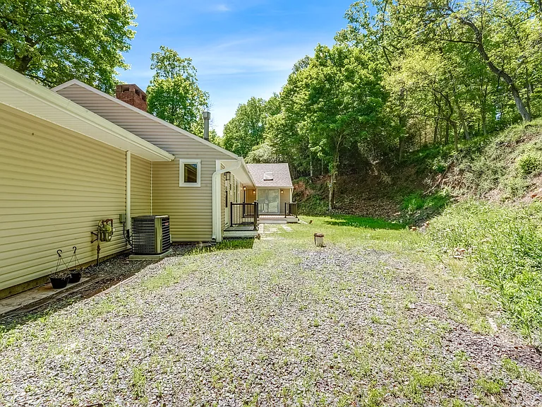306 Warrenville Rd — Photo 38