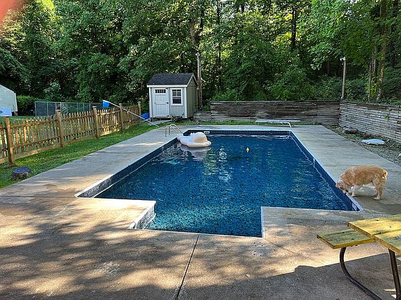 16X32 Pool, and Pump House 