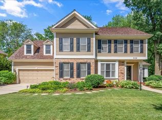 926 Winslow Cir, Glen Ellyn, IL 60137