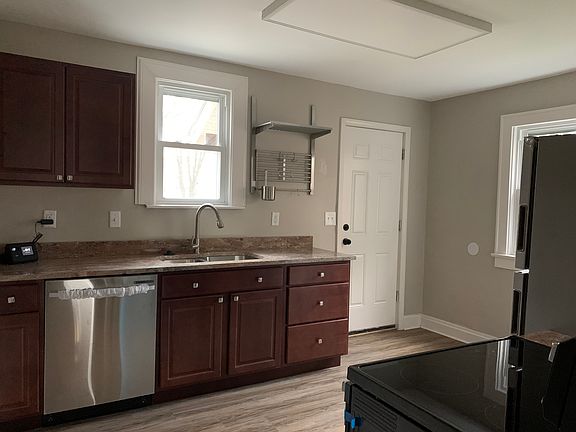 3rd image of 1307 Oakwood Ave