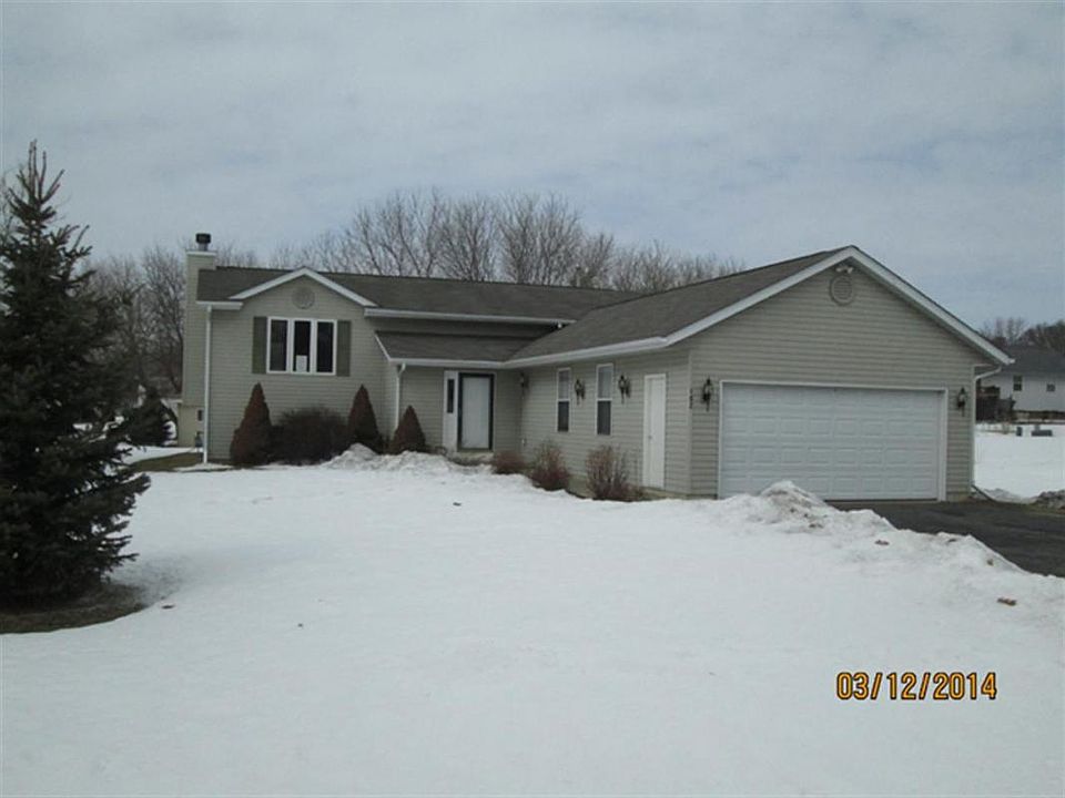 1st image of 102 Staffordshire Dr NE