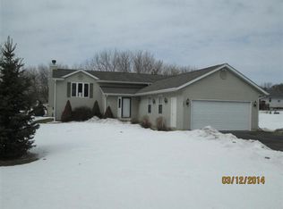 102 Staffordshire Dr NE, Poplar Grove, IL 61065