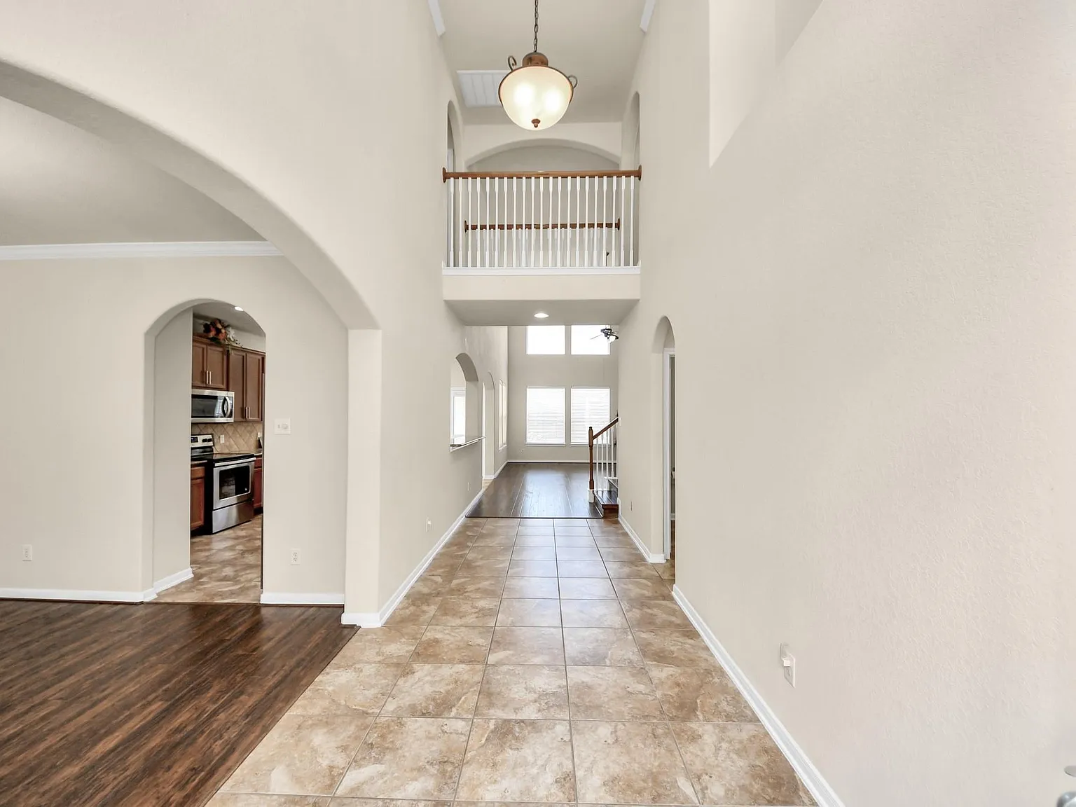 4 bed, 3.5 bath, 3009 sqft, $2,725 — Photo 4