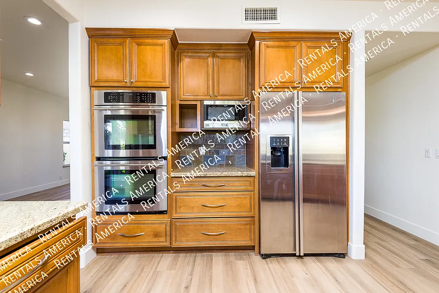 Renovated 5 Bedroom In Waters Edge @ Ocotillo — Photo 4