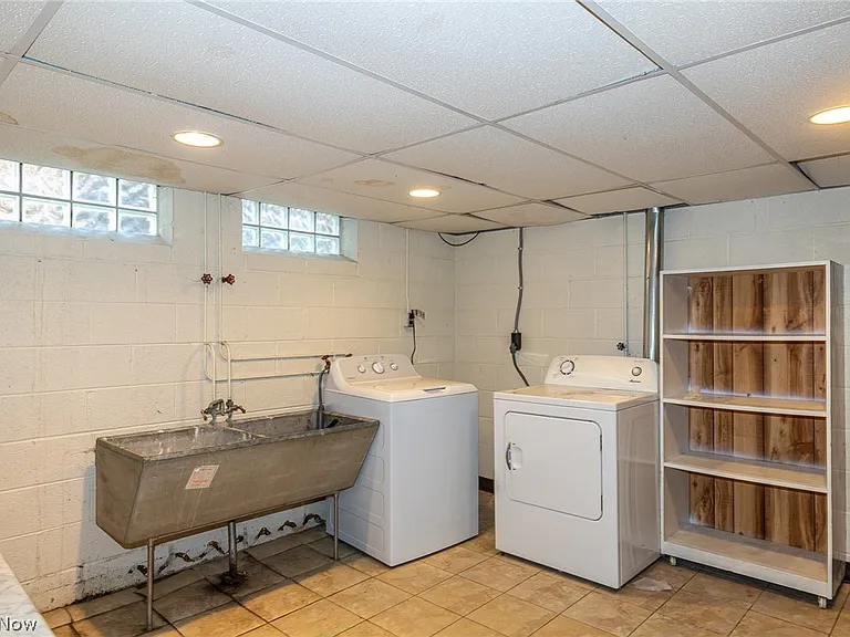 8221 Pelham Dr — Photo 24