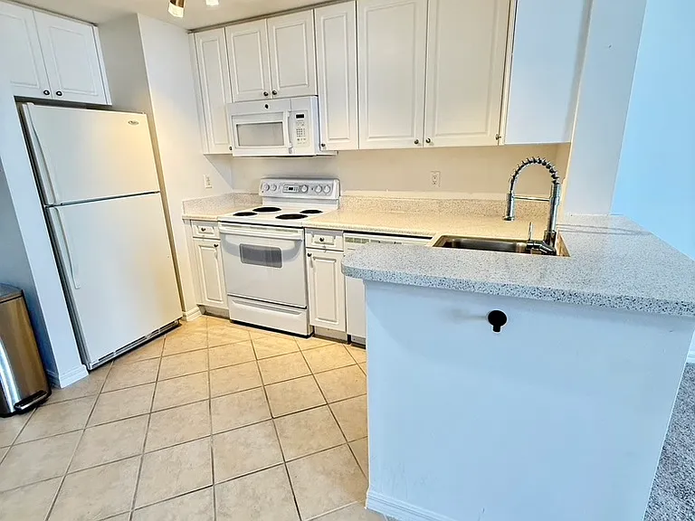 255 Evernia St #615 — Photo 5