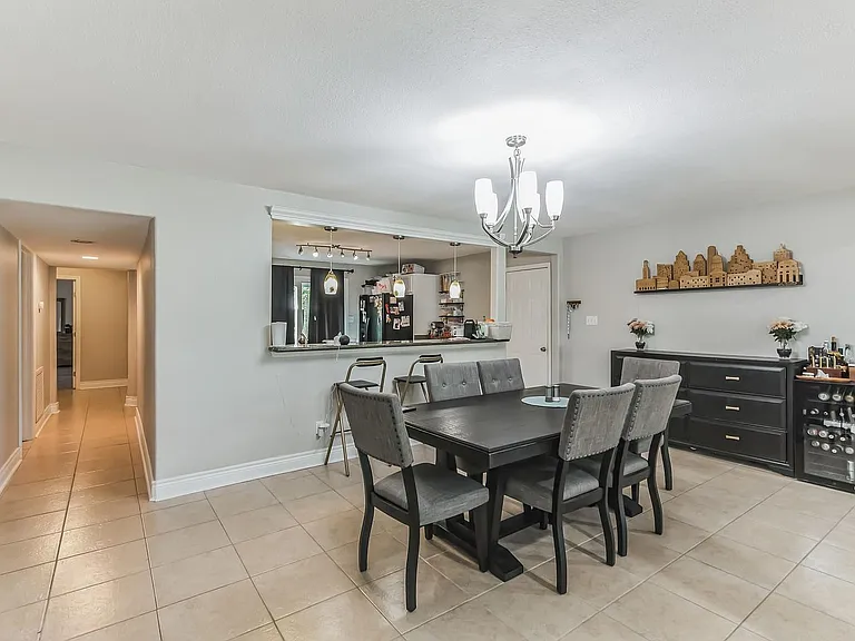 105 Water Dr — Photo 6