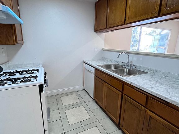 5th image of 3350 Drew St #201
