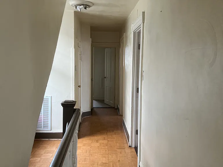804 E 26th St — Photo 3