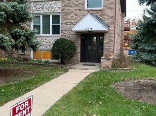8709 S Roberts Rd APT 2, Hickory Hills, IL 60457