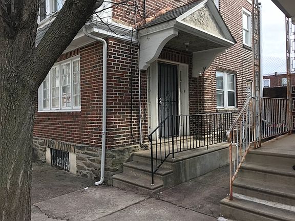 3rd image of 5712 Haddington Ln