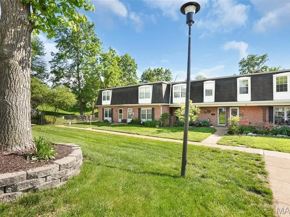 1736 Herault Pl, Saint Louis, MO 63125