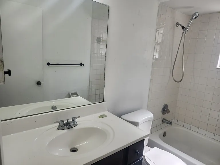 8040 Deerwood Cir — Photo 7