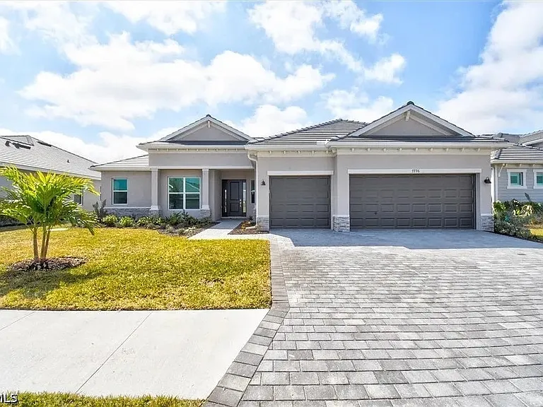 7796 Lakes Edge Ln — Photo 14