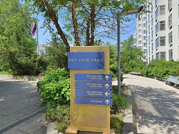2nd image of 4028 College Point Blvd Unit T2-811