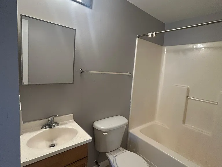 26 Library St #1A — Photo 4