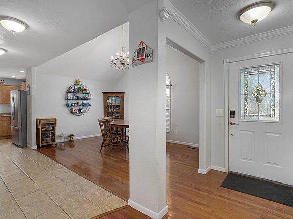 5th image of 374 E Sequoia Street