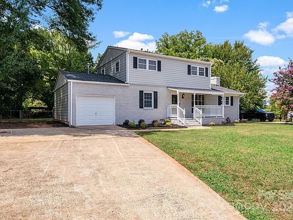 3rd image of 755 Greenbriar Ave