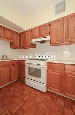 12 Prince St #T