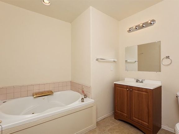 3rd image of 8370 Owensmouth Ave