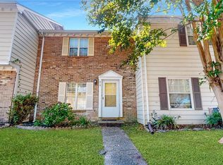 919 Captains Ct, Chesapeake, VA 23320