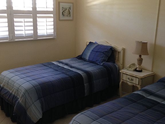 3rd image of 101 NE 19th Ave APT 208