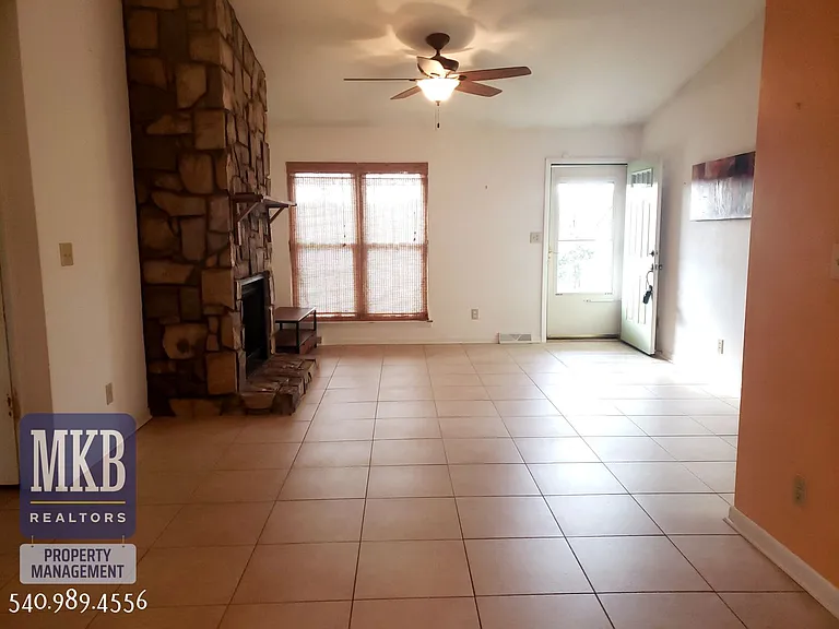 3123 Glenmont Dr — Photo 3