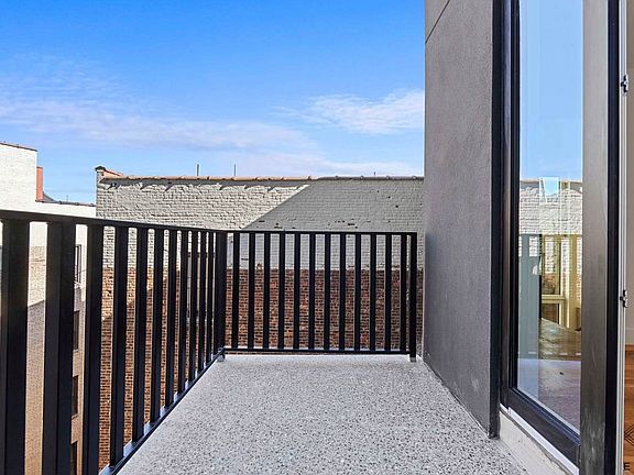 3rd image of 807 Washington Ave #11