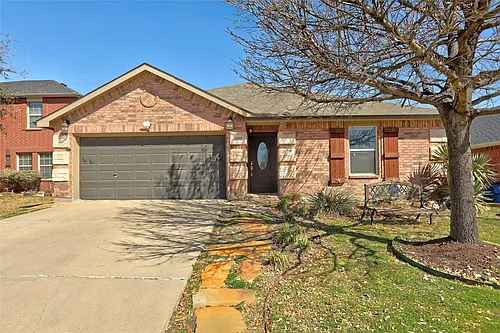 1409 Waterford Dr Photo 1