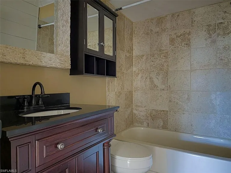 7631 Piping Rock Ct — Photo 11