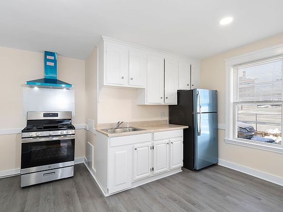 2nd image of 1011 Dexter St #1R