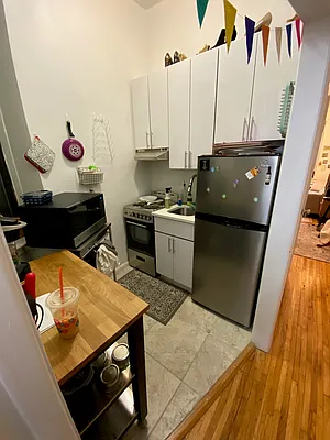 Rented by United Realty Equities | media 7