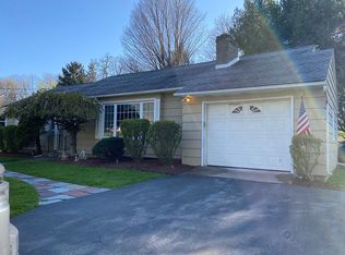 502 N Orchard Rd, Syracuse, NY 13209