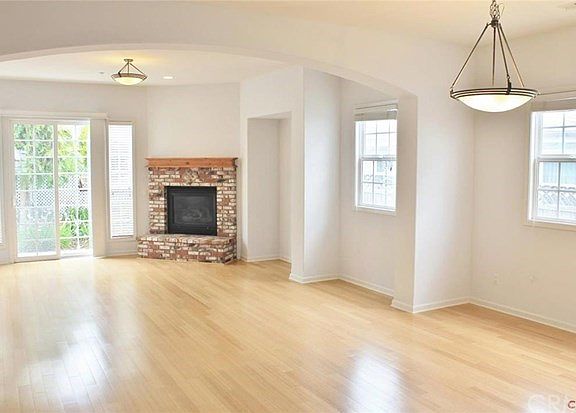 2nd image of 2278 Emerald Cir